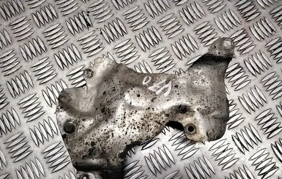 Volvo V70 Heat shield in engine bay 31411165