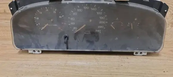 Mazda 626 Speedometer (instrument cluster) GA5RB
