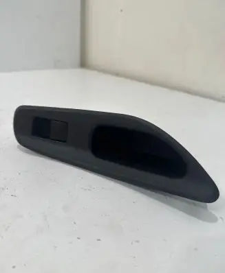 Toyota Yaris XP210 Electric window control switch 3561W1N2D