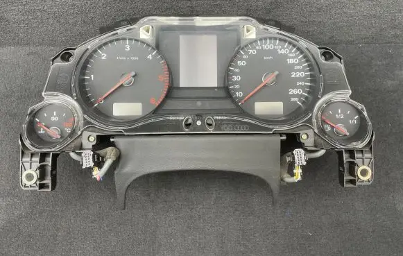 Audi A8 S8 D3 4E Speedometer (instrument cluster) 4E0920900K 4E0910900K