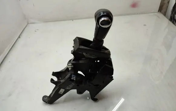 Honda HR-V Gear shifter/selector T7AH7B0111 T7A9510