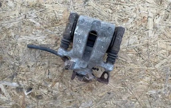 Opel Meriva A Rear brake caliper