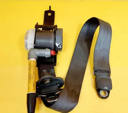 Nissan Maxima Front seatbelt NSB057NLT63