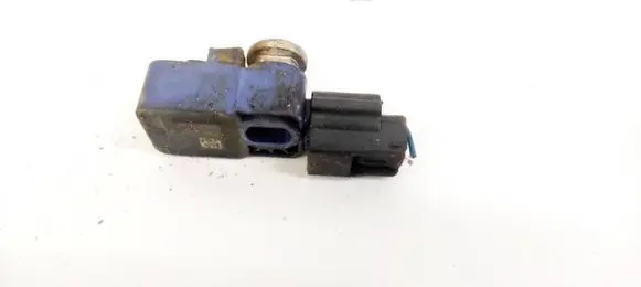 Dacia Sandero Airbag deployment crash/impact sensor 988304337R 5WK44443