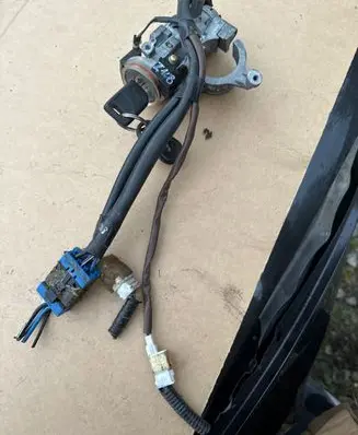 Mitsubishi Pajero Sport I Ignition lock 337891