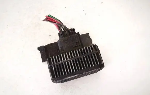 Opel Zafira B Glow plug pre-heat relay 55353011