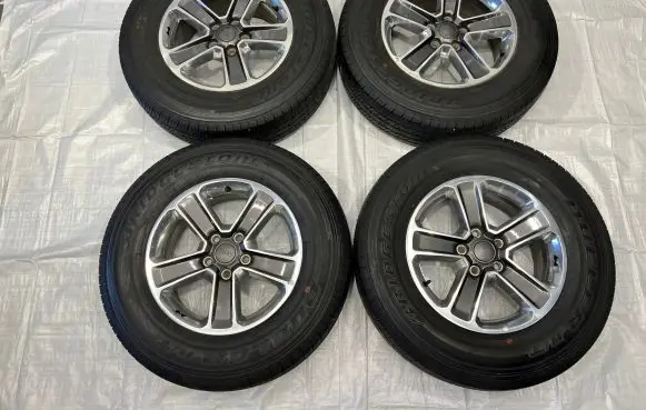 Jeep Wrangler R18 alloy rim 