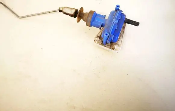 Audi 80 90 B3 Central locking vacuum pump 893862153d