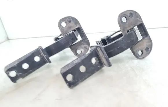 Volvo V70 Tailgate/trunk/boot hinge 31218425