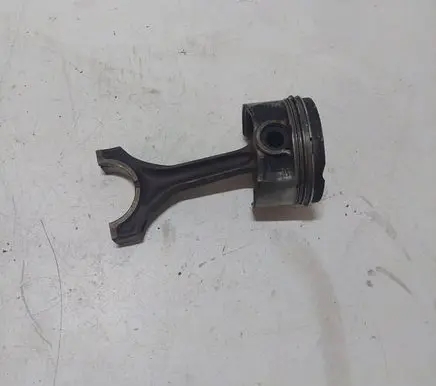 BMW 5 E39 Piston with connecting rod