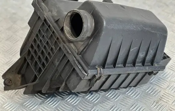 Volkswagen II LT Air filter box 0010942403 0010942603