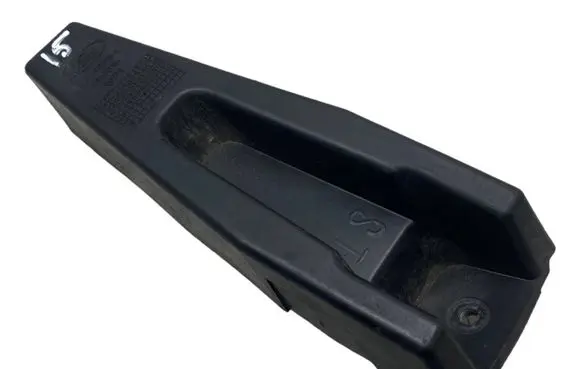 Ford Focus ST Rear bumper mounting bracket CM51A17B918A 0097A