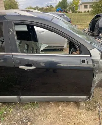 Chevrolet Captiva Front door