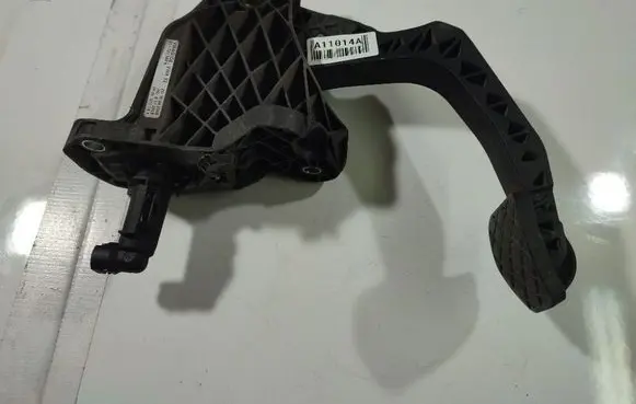 Volkswagen PASSAT B6 Clutch pedal 3C1721059K