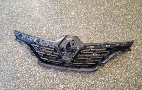 Renault Captur II Front bumper upper radiator grill 623105565R