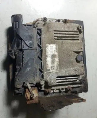 Opel Zafira B Engine control unit/module 55198922 0281012549 1039S11633