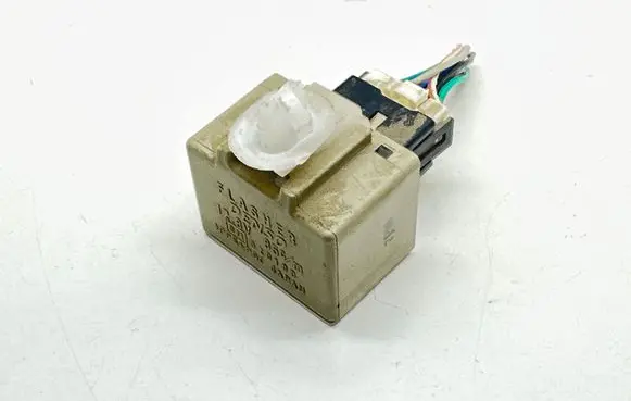Subaru Impreza IV Hazard warning light relay 0665006791 FM257