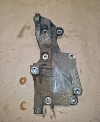 Volkswagen Polo IV 9N3 Generator/alternator bracket 045903143E