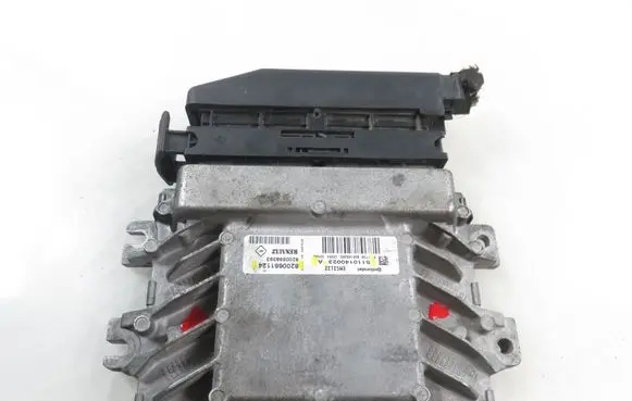Dacia Sandero Engine control unit/module S110140023A 8200661124