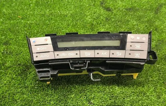 Toyota Prius (XW30) Climate control unit 75D726