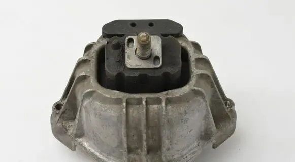 BMW 3 E90 E91 Engine mount bracket 13981112