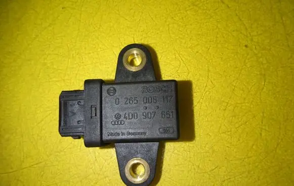 Audi A8 S8 D2 4D ESP acceleration yaw rate sensor 4D0907651 0265005117