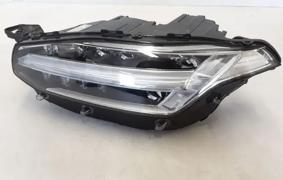 Volvo XC90 Headlight/headlamp 31468918
