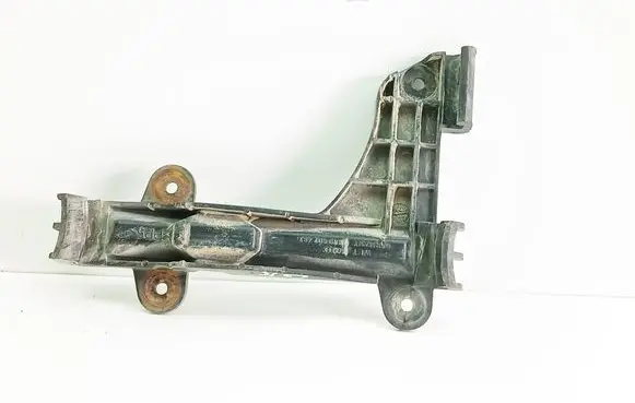 Audi 80 90 S2 B4 Rear bumper mounting bracket 8A0807483