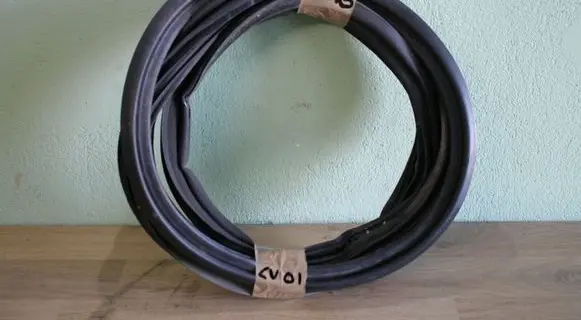Toyota Corolla Verso AR10 Trunk rubber seal (body) 