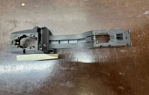 Front door exterior handle/bracket