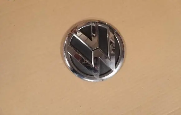 Volkswagen Touran II Manufacturer badge logo/emblem 1T0853630D