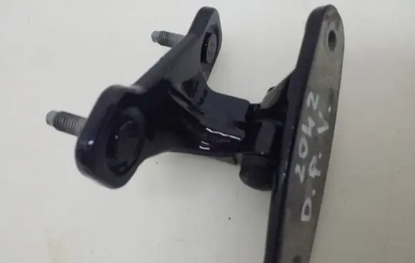 Mercedes-Benz E W212 Front door upper hinge A2047201637