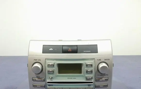 Toyota Corolla Verso E121 Radio/CD/DVD/GPS head unit 861200F010