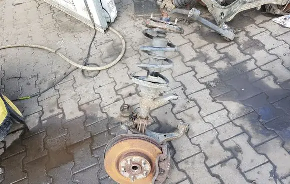 Honda CR-V Front wheel hub spindle knuckle