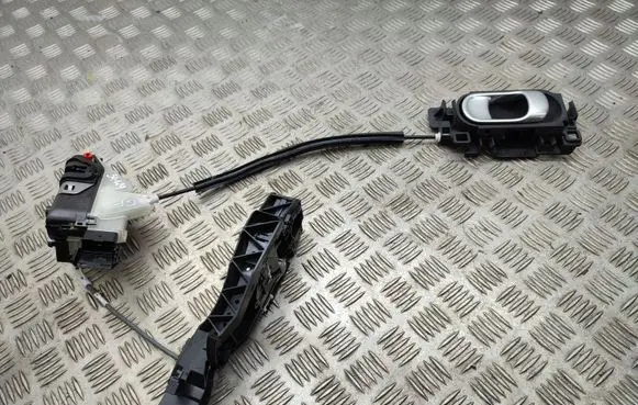 Citroen C3 Aircross Rear door lock 16943716