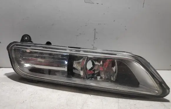 Volkswagen PASSAT B7 Front fog light 176623