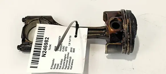 Volkswagen PASSAT B8 Piston with connecting rod 