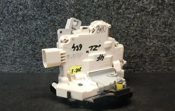 Audi A3 S3 A3 Sportback 8P Rear door lock 4F0839015