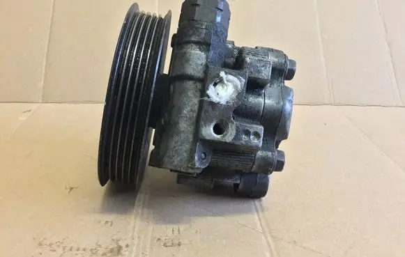 Toyota Avensis T220 Power steering pump OEM