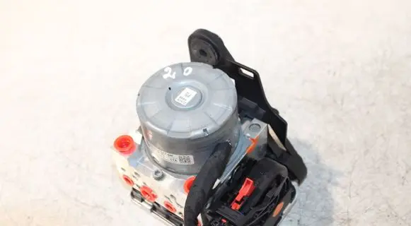 Skoda Octavia Mk3 (5E) ABS Pump 5Q0614517AM 10022009054