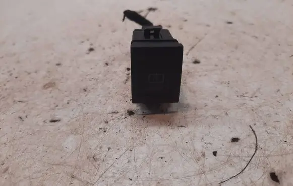 Volkswagen Polo Windscreen/window heater switch 8Q0959621