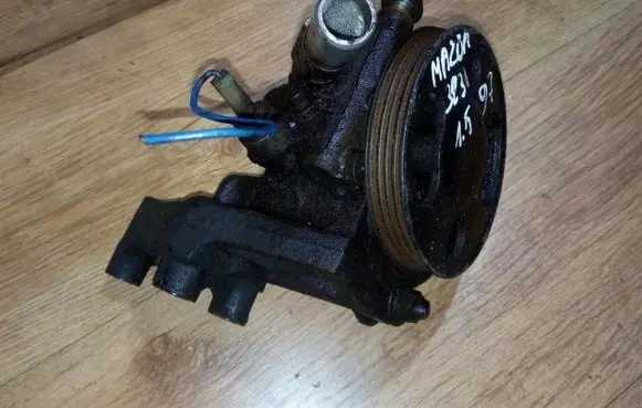 Mazda 323 Power steering pump