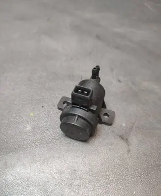 Opel Insignia A Turbo solenoid valve 7700113071