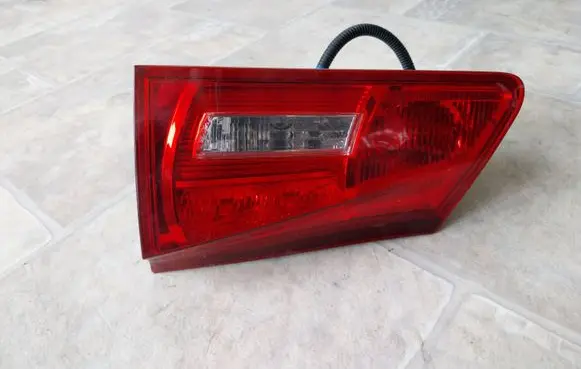 Lexus IS 220D-250-350 Tailgate rear/tail lights