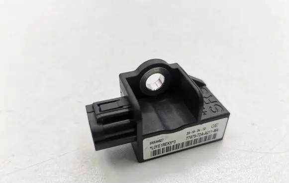 Honda CR-V Airbag deployment crash/impact sensor 77975T2AA011M4 5WK44627