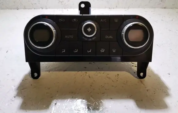 Nissan Qashqai Climate control unit 27500JD45C