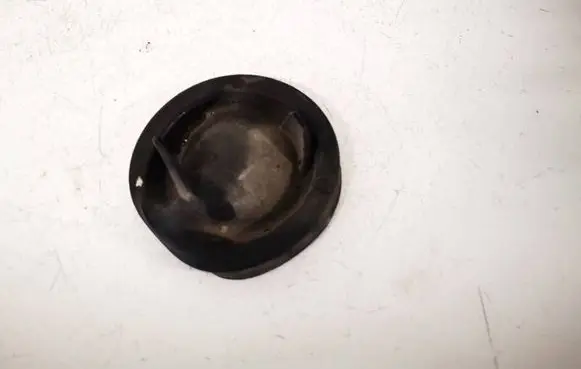 Skoda Octavia Mk2 (1Z) Headlight/headlamp dust cover