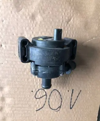 Volkswagen PASSAT B9 Water pump 5QS965567