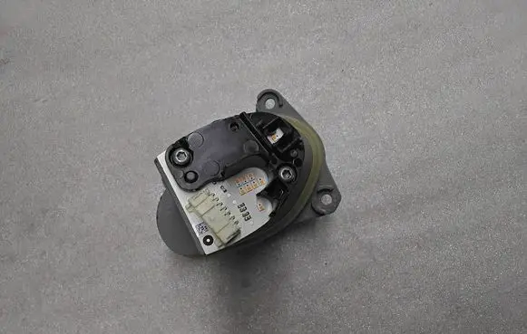 BMW 6 F06 Gran coupe LED ballast control module 1305715384