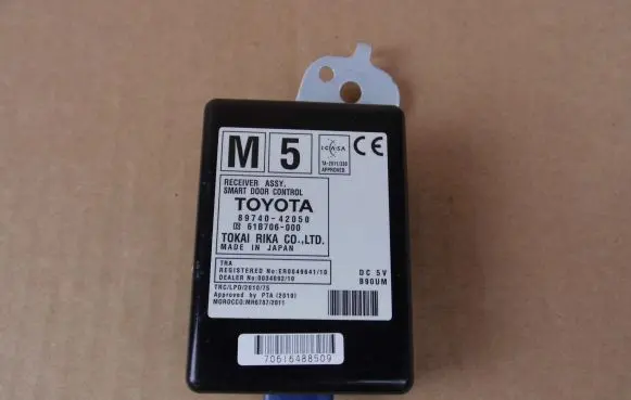 Toyota RAV 4 (XA40) Door control unit/module 8974042050